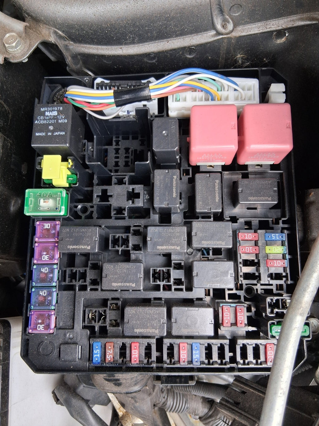 2020 MITSUBISHI ASX 2.0 PETROL FUSE BOX RELAY BOX
