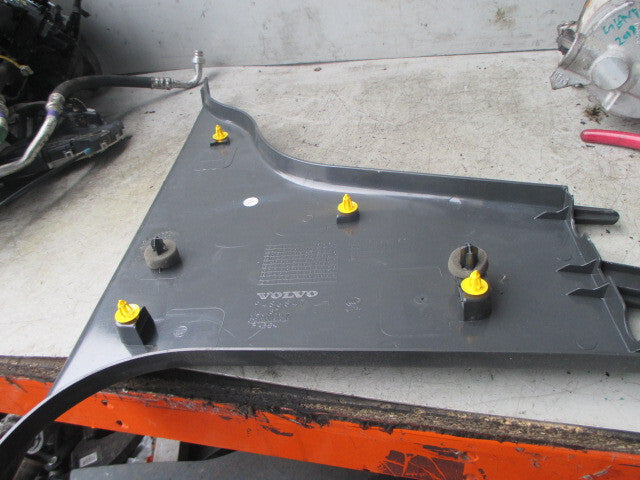 2012 VOLVO V50 PASSENGER SIDE LOWER B PILLAR INTERIOR TRIM 9486847