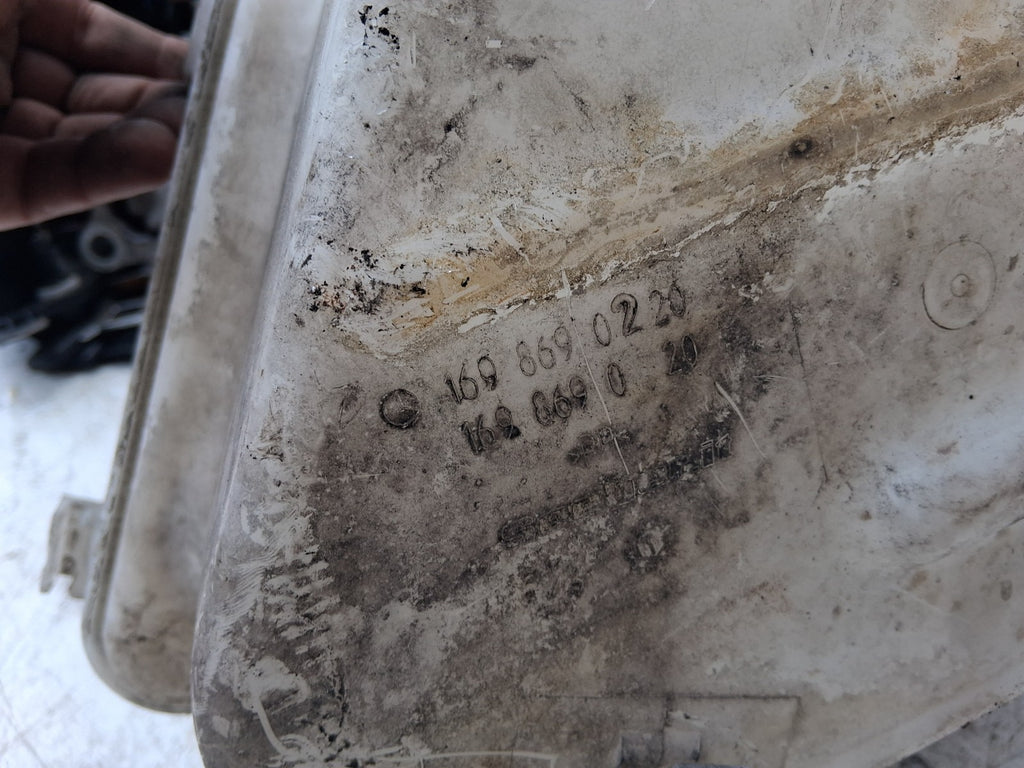 2008 MERCEDES B CLASS W245 FRONT WINDSCREEN WASHER BOTTLE TANK 1698690220