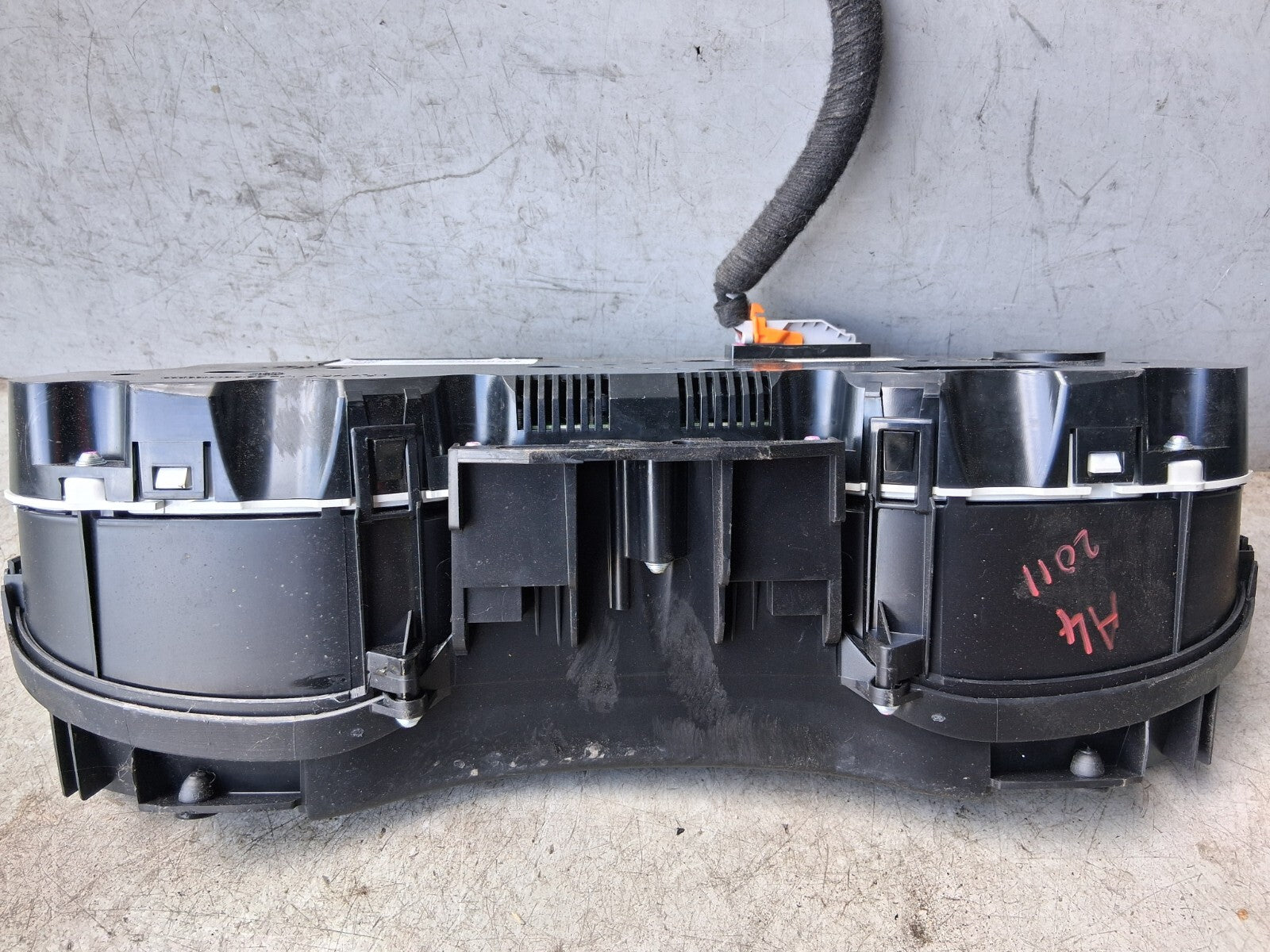 2011 AUDI A4 SPEEDO METER INSTRUMENT CLUSTER GAUGE 8K0920981D