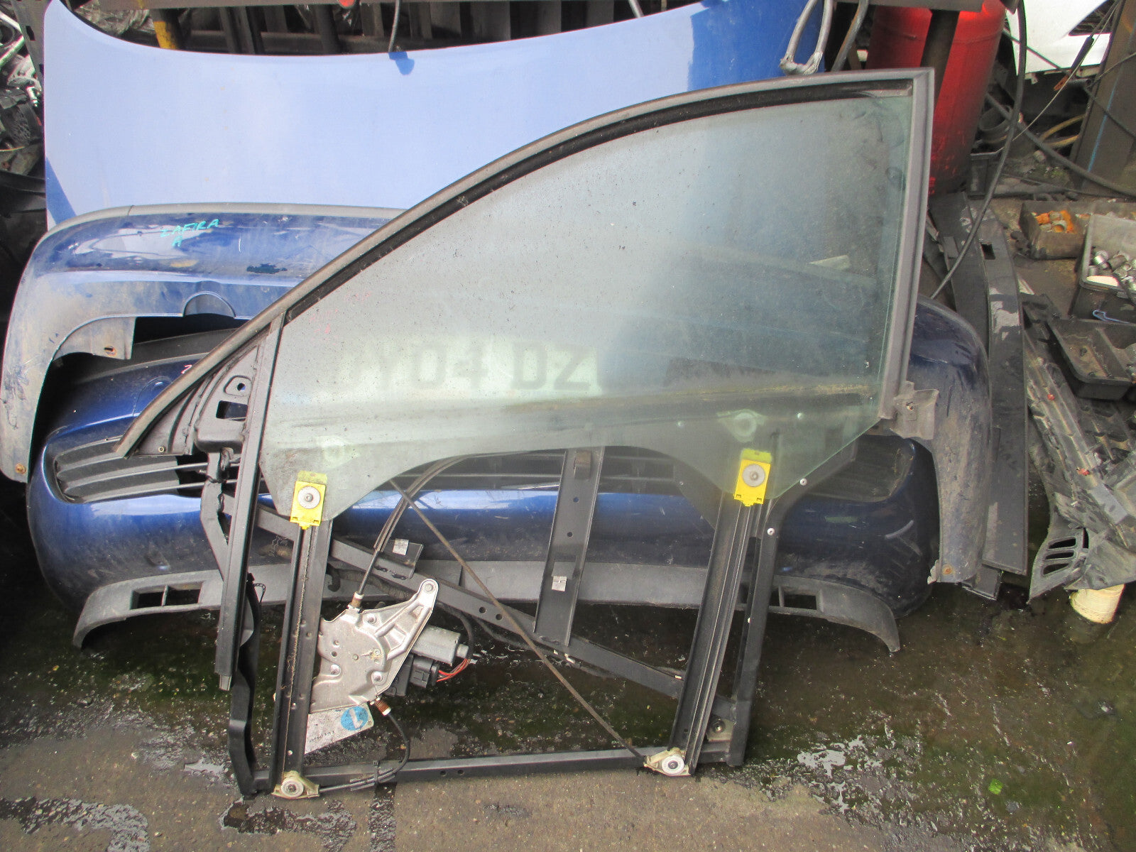 AUDI A6 C5 2002 NSF PASSENGER SIDE FRONT WINDOW GLASS & REGULATOR MOTOR