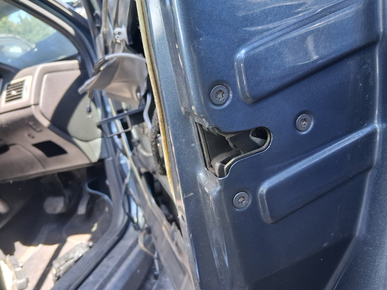 2006 PEUGEOT 307 OSF DRIVER SIDE FRONT COMPLETE DOOR IRON GREY METALLIC EZWD
