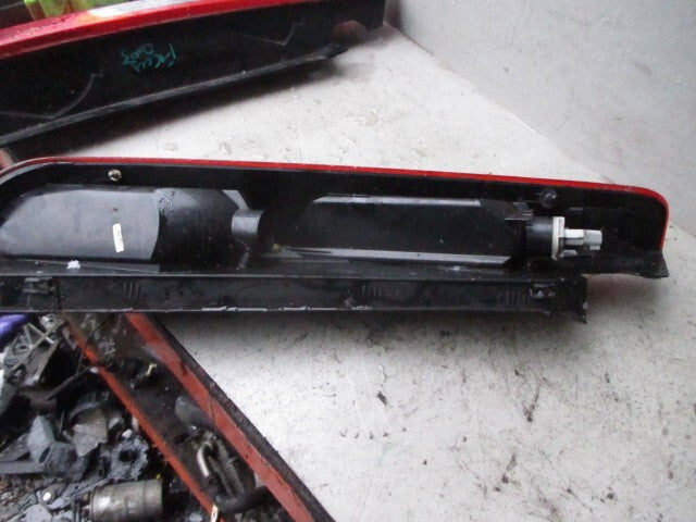 FORD FOCUS MK2 2005 HATCHBACK OSR DRIVER SIDE REAR BRAKE TAIL LIGHT CLUSTER