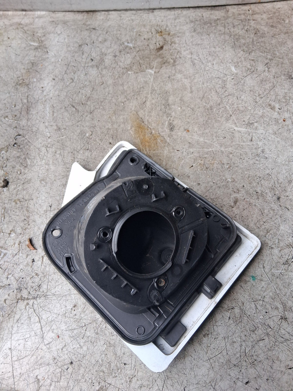 2020 RENAULT MASTER MK3 FUEL FLAP LID COVER 765M65718R