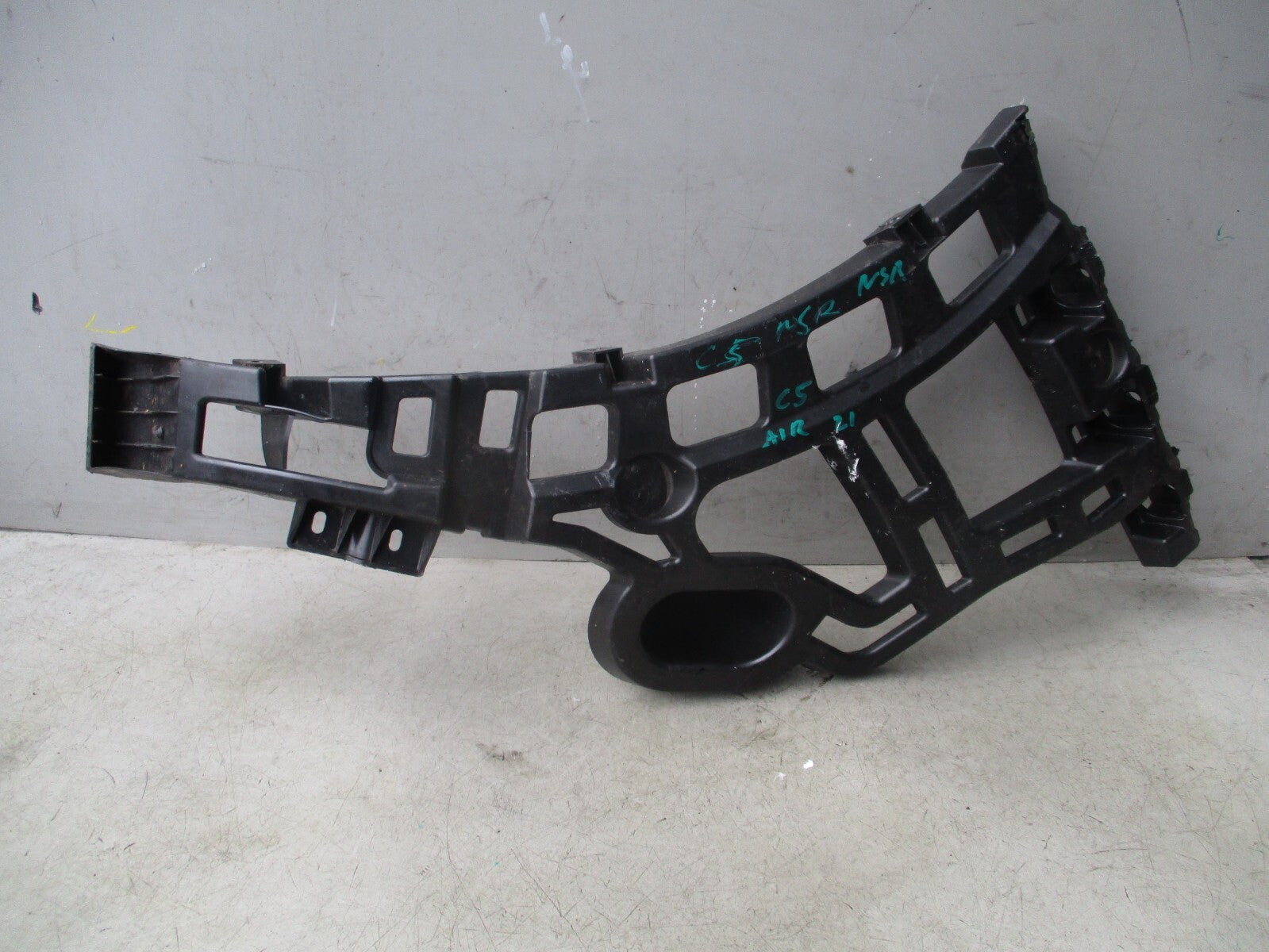 2020 CITROEN C5 AIRCROSS NS PASSENGER SIDE REAR BUMPER BRACKET HOLDER 9833400080