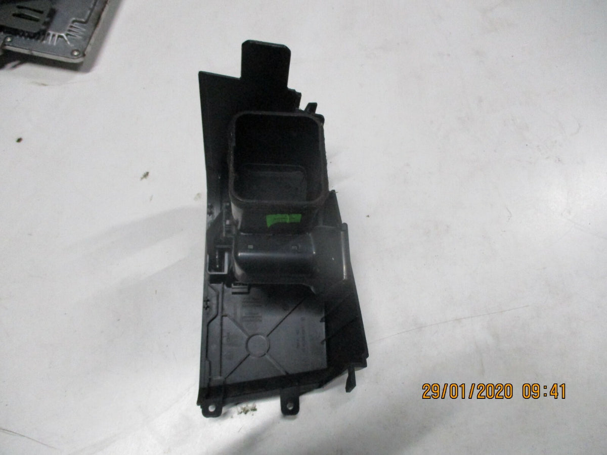 MERCEDES SPRINTER W906 2011 MK2 NS PASSENGER SIDE DASH SIDE AIR VENT A9068300654