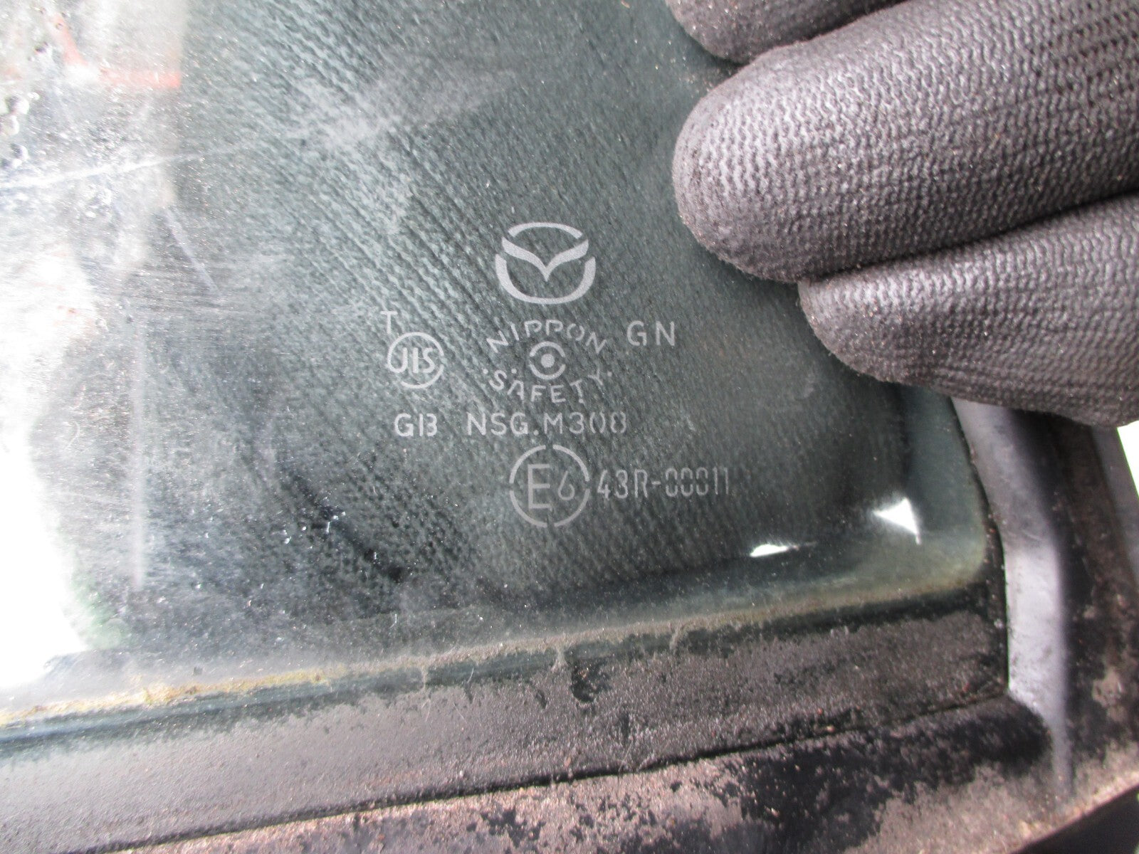 MAZDA 6 2011 NSR PASSENGER SIDE REAR QUARTER SMALL WINDOW GLASS 43R-00011