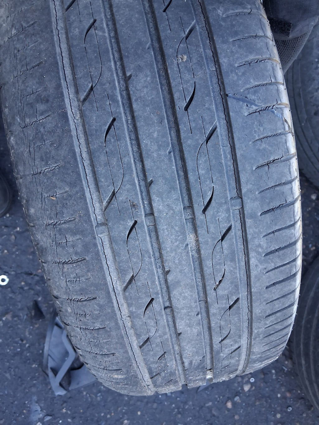 2006 VW VOLKSWAGEN PASSAT B6 17 INCH ALLOY WHEEL WITH TYRE 235/45R17