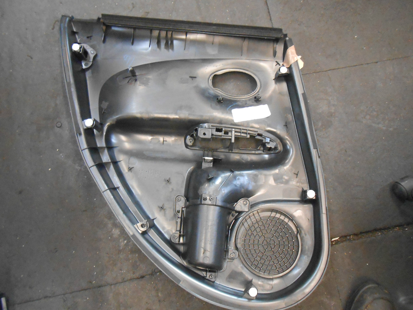 NISSAN JUKE 2016 OSR DRIVER SIDE REAR DOOR CARD 82900 1KB0A