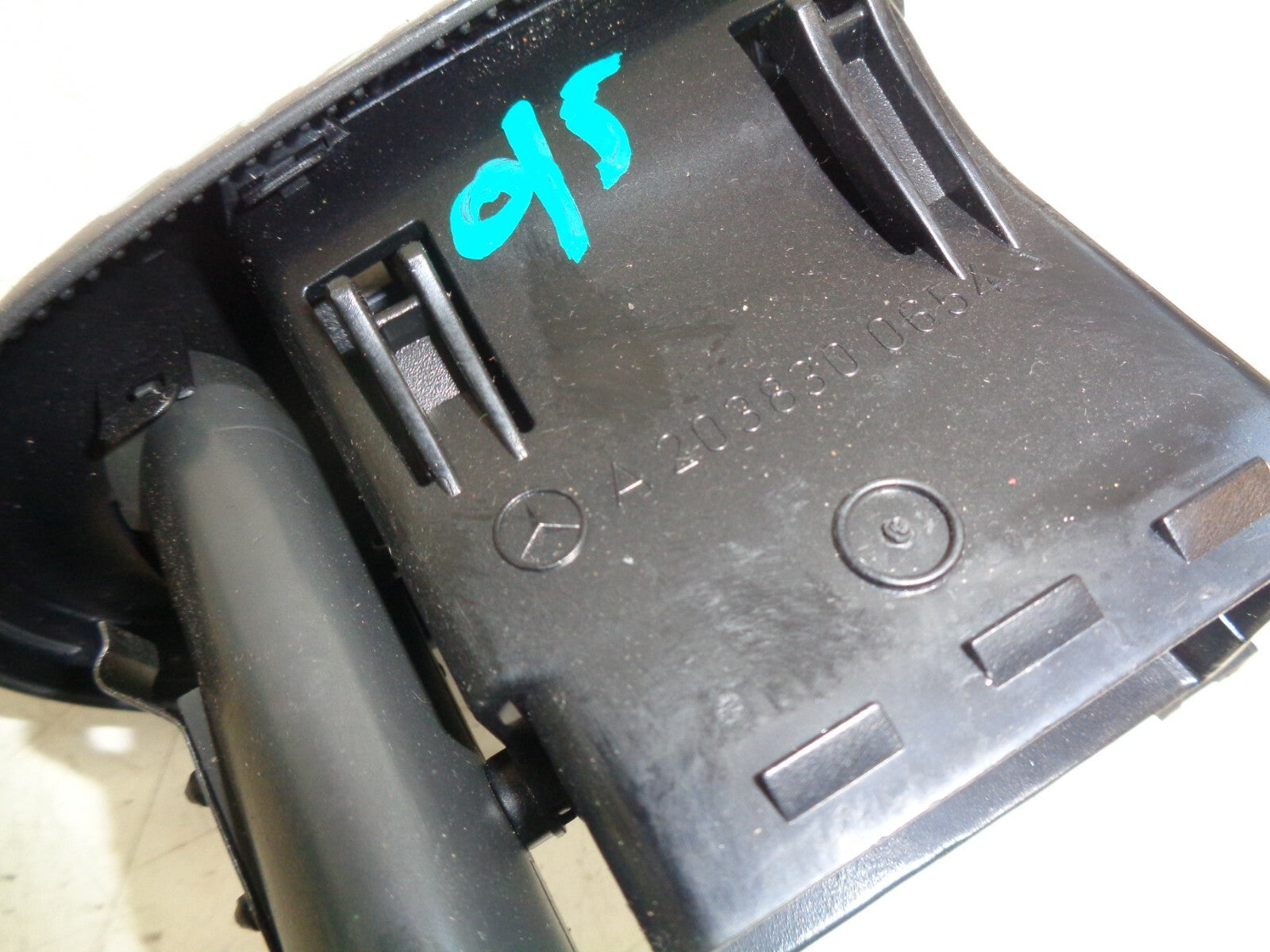 MERCEDES BENZ C CLASS 2005 W203 OS DRIVER SIDE RIGHT AIR VENT A2038300654