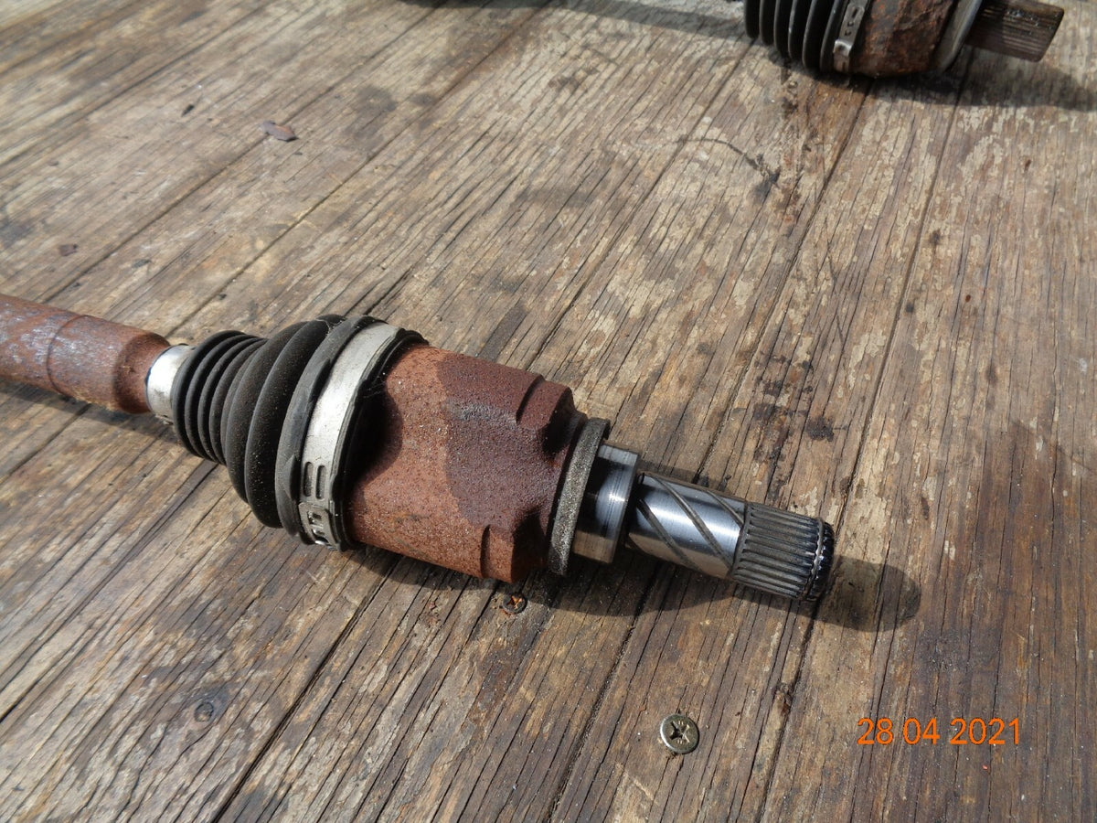 RENAULT TWINGO MK3 2017 0.9 PETROL LONG DRIVER SIDE FRONT DRIVESHAFT A4533503600