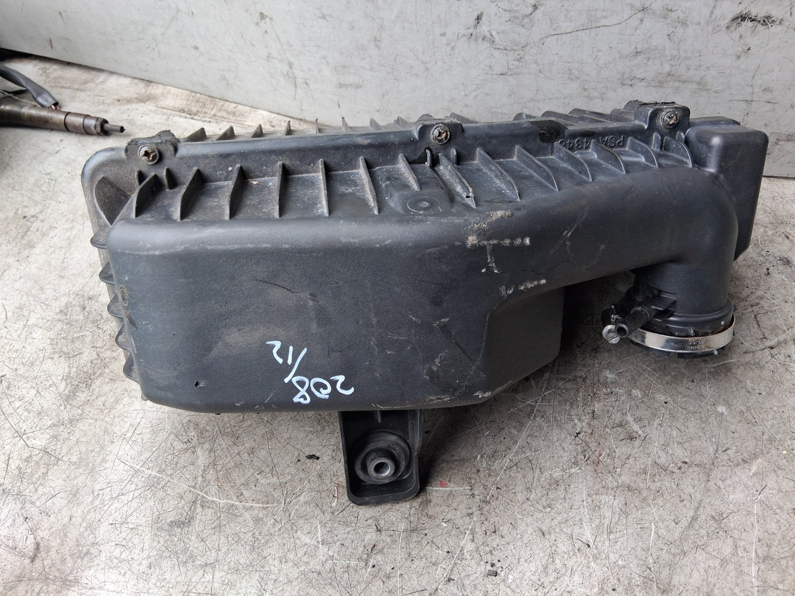 2012 PEUGEOT 208 AIR FILTER CLEANER BOX HOUSING BOX