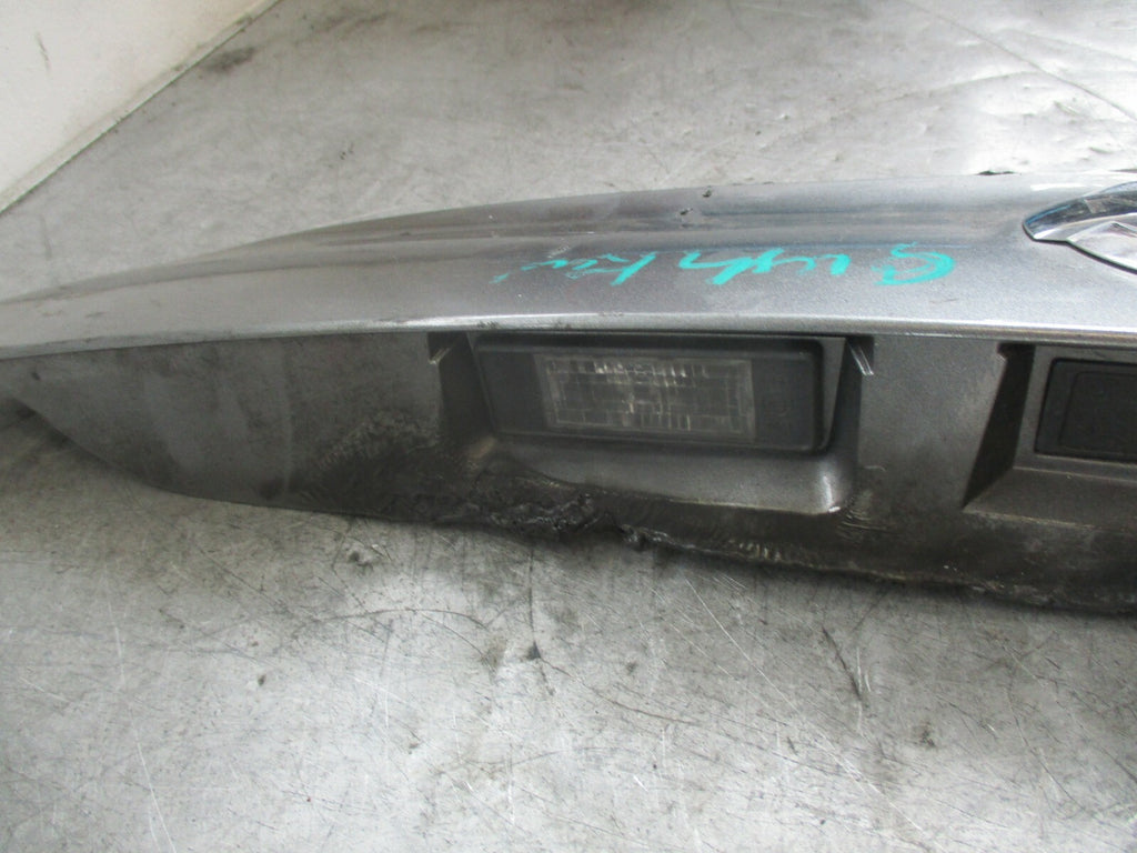NISSAN QASHQAI J11 (MK2) REAR LICENSE PLATE LIGHT PANEL GREY (DAMAGED)