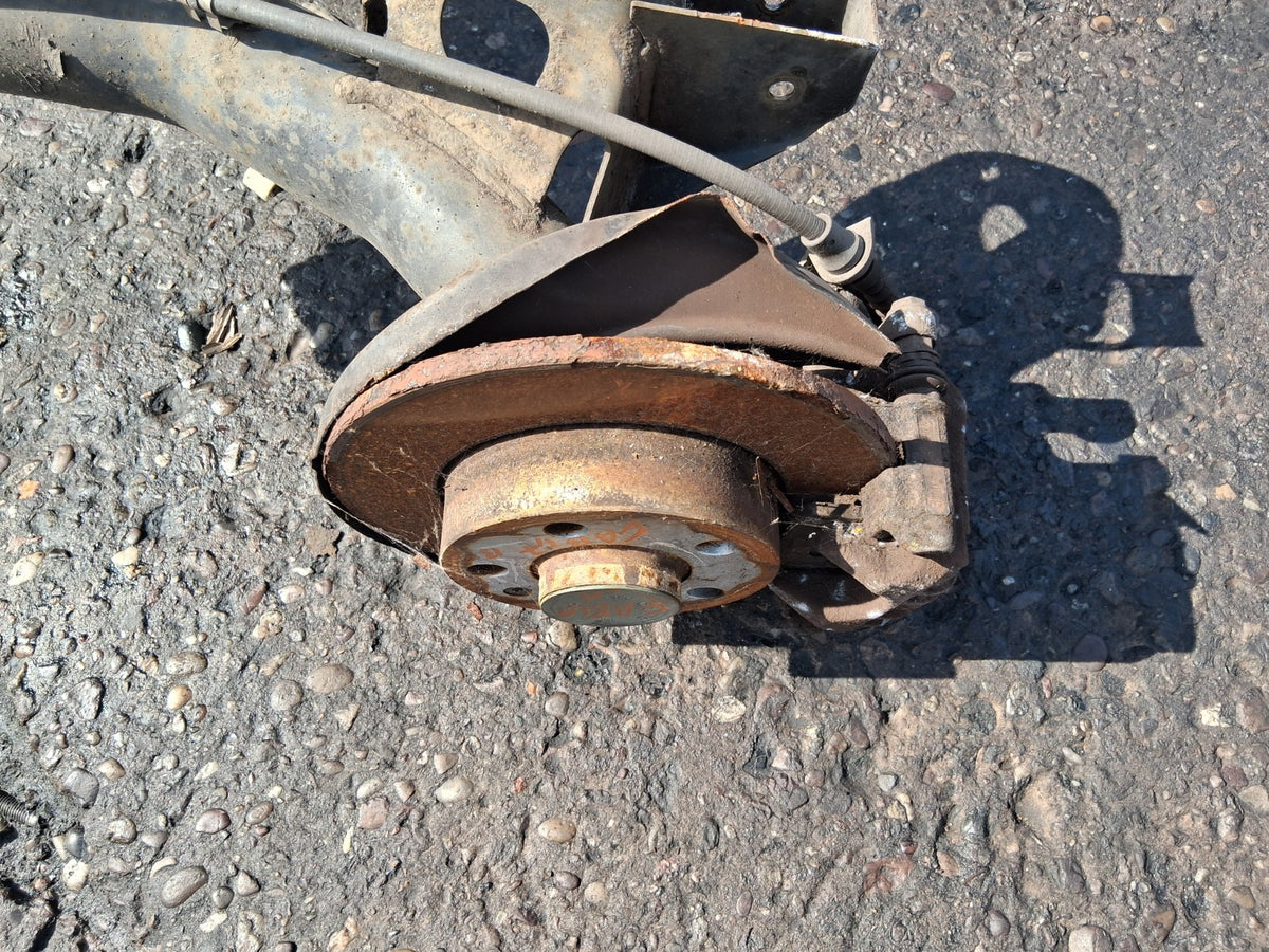 2019 SKODA FABIA MK3 NJ HATCHBACK COMPLETE REAR AXLE HUB DISC TYPE
