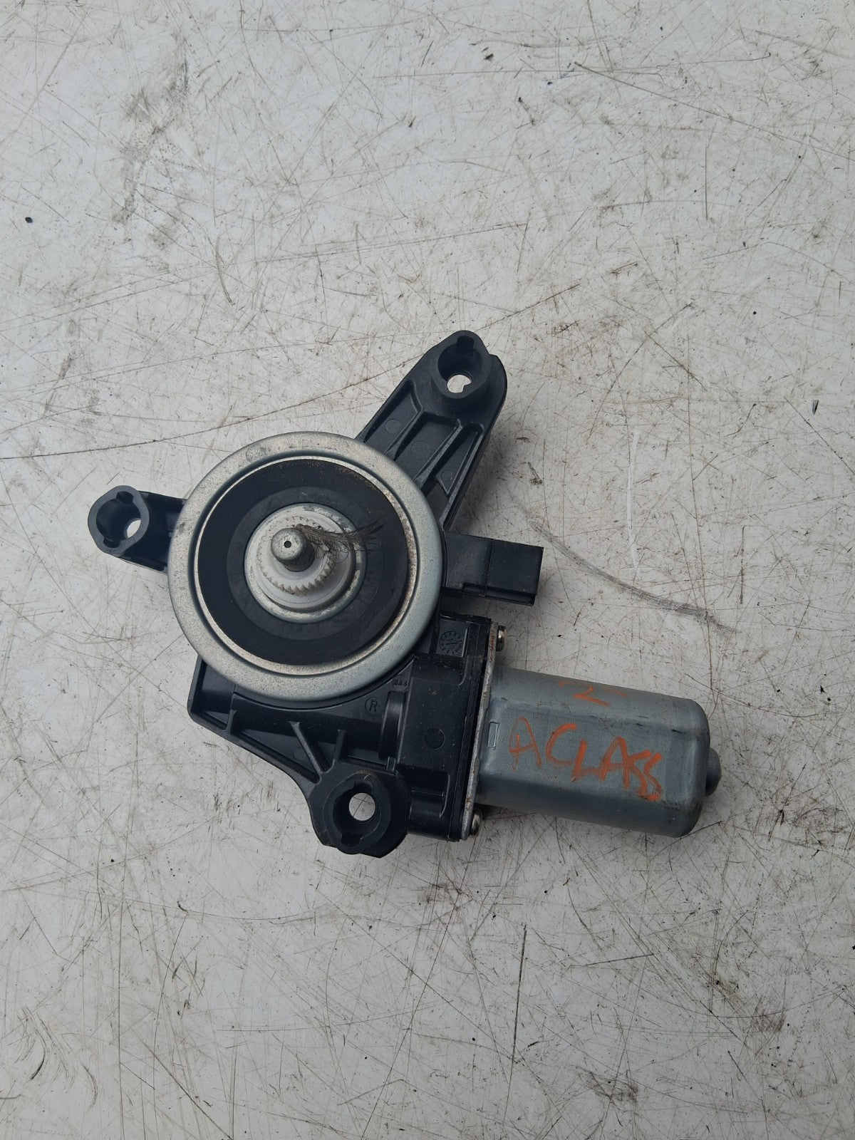 2020 MERCEDES A CLASS OS OFF RIGHT SIDE W177 WINDOW REGULATOR MOTOR A0009060908