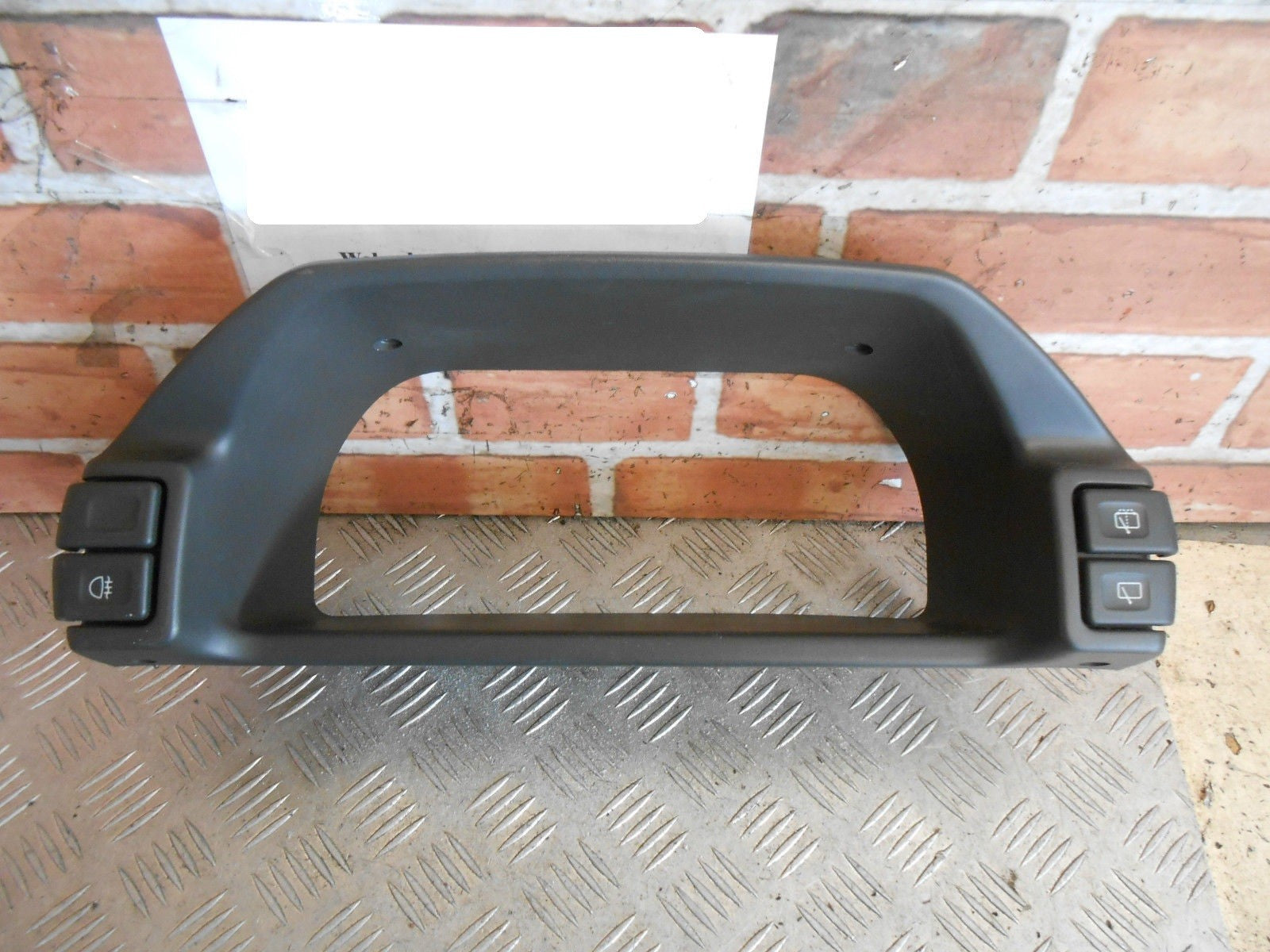 LAND ROVER FREELANDER 2003 SPEEDO CLOCKS SURROUND PLASTIC TRIM AWR 4272