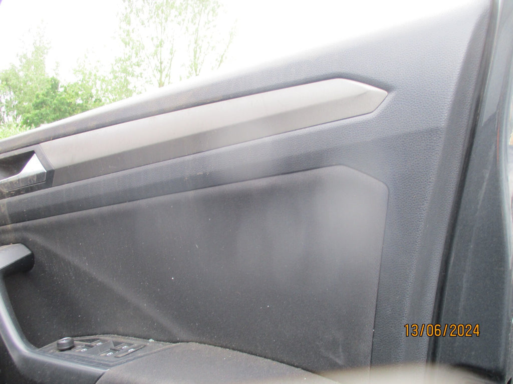 2020 VW VOLKSWAGEN T ROC OSF DRIVER SIDE FRONT DOOR CARD PANEL