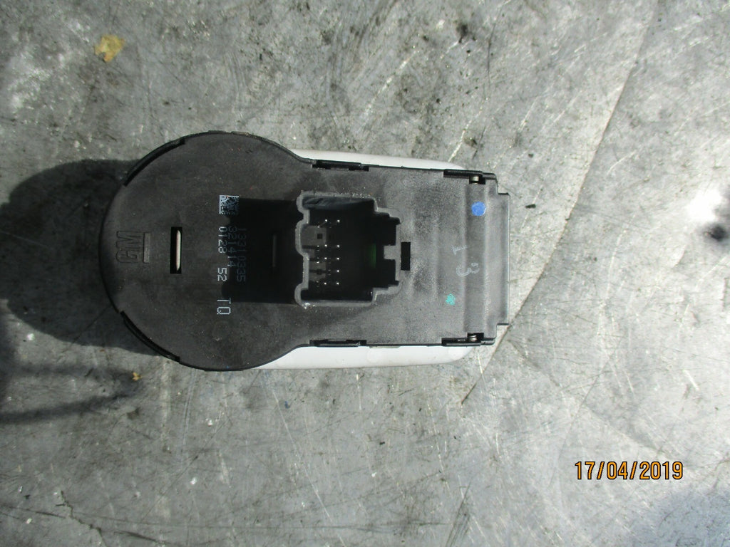 VAUXHALL CORSA D HEADLIGHT LEVEL ADJUSTMENT CONTROL SWITCHES 13310335
