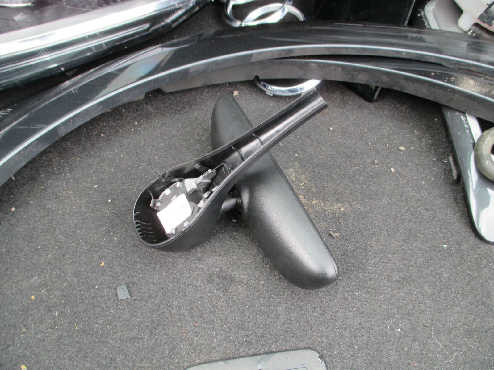AUDI Q2 MK1 2020 INTERIOR REAR VIEW MIRROR & PLASTIC TRIM SURROUND 8S0857511L