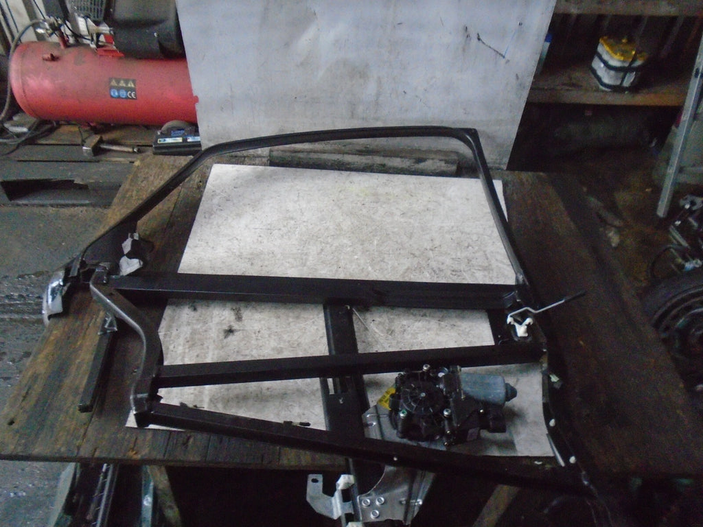 AUDI A6 2001 C5 NSR REAR PASSENGER SIDE WINDOW REGULATOR MECHANISM 4B0839397