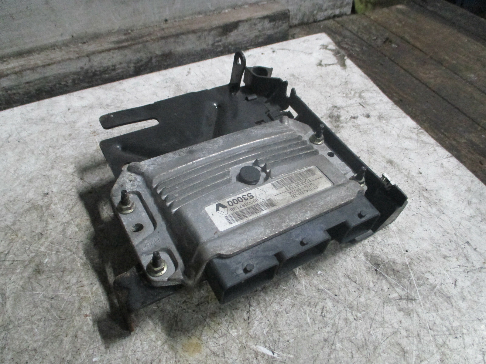 RENAULT SCENIC 2006 MK2 1.6 2.0 PETROL ECU ENGINE CONTROL MODULE 8200387138