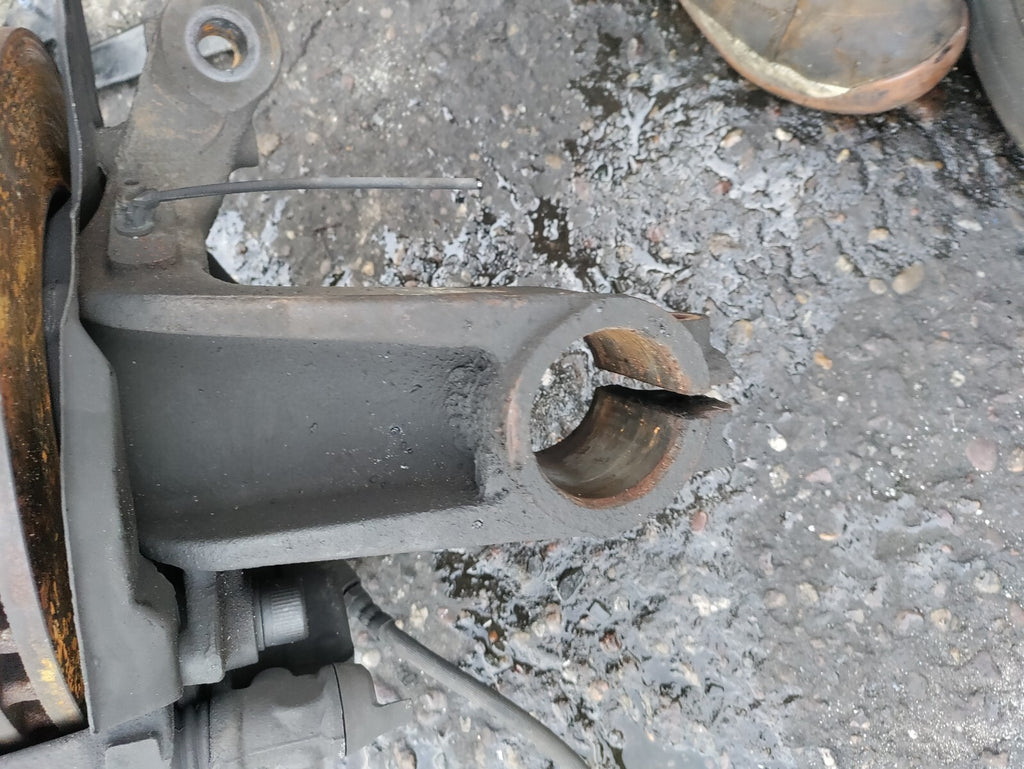 2023 VAUXHALL MOVANO C MK3 2.2 DIESEL OSF DRIVER SIDE HUB WISHBONE CALIPER