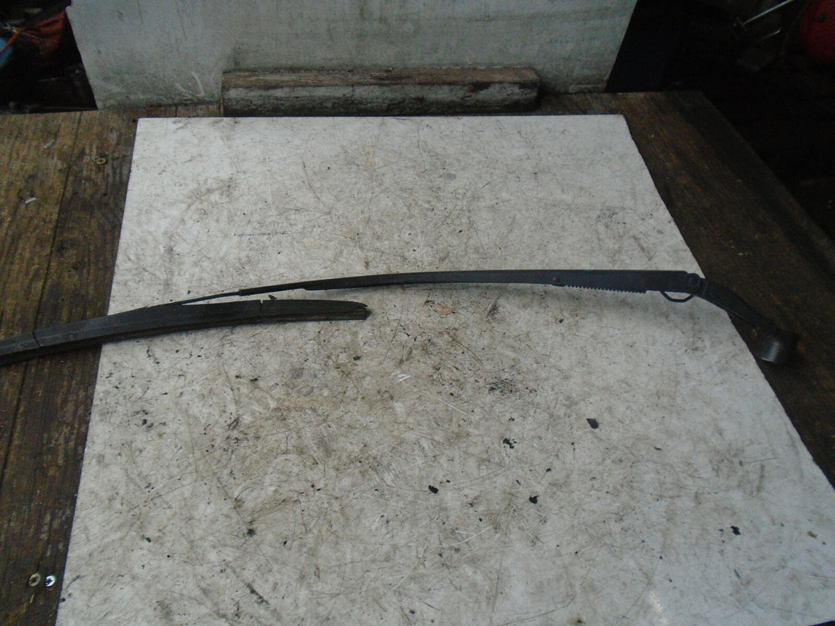 MAZDA 2 MK3 2015 FRONT WINDSCREEN WIPER ARM