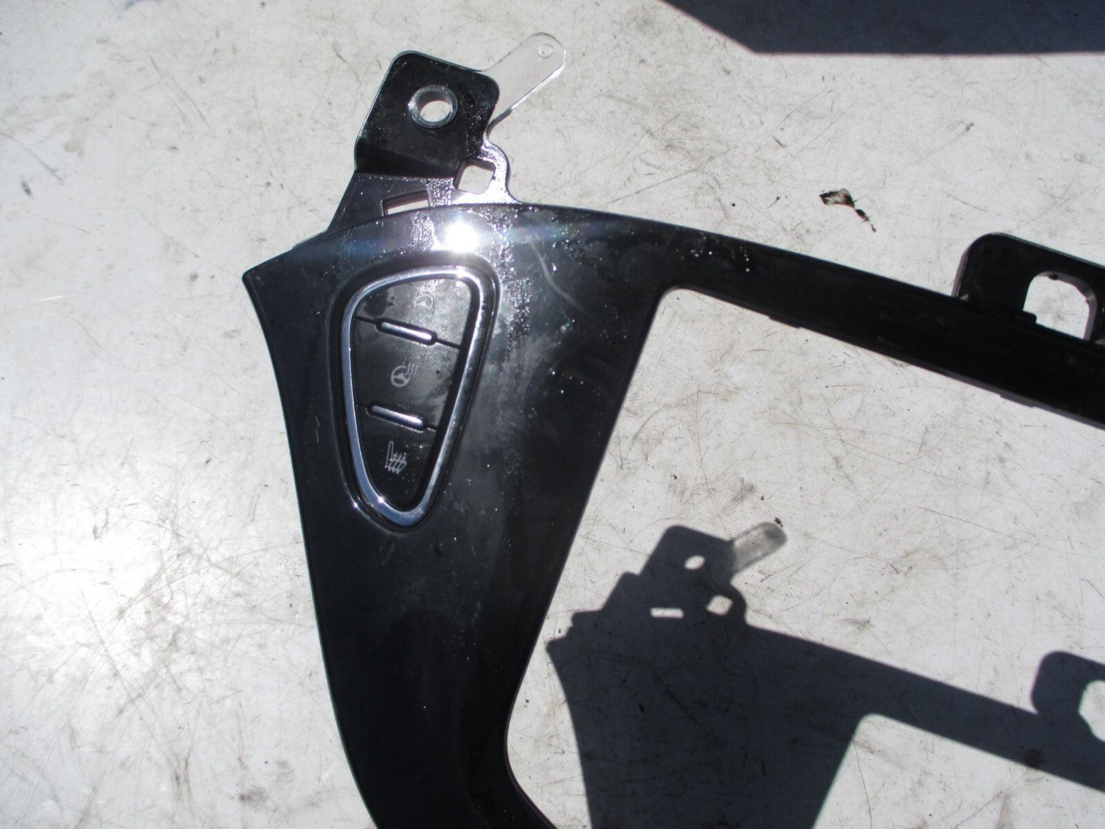 VAUXHALL CORSA E MK4 2016 PLASTIC TRIM SURROUND SWITCH GLOSS BLACK 13471358