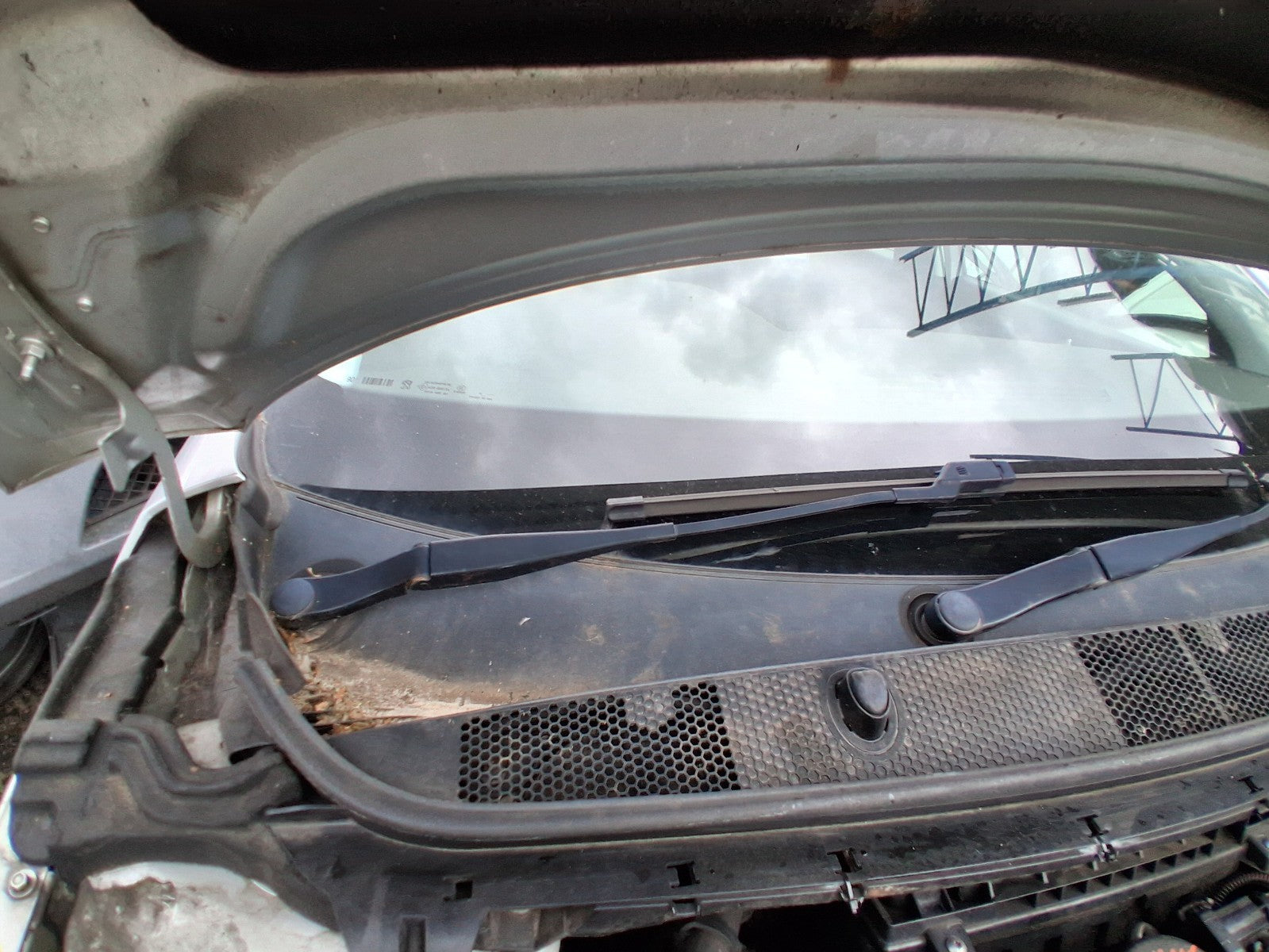 2014 PEUGEOT 308 MK2 FRONT WIPER MOTOR AND LINKAGE