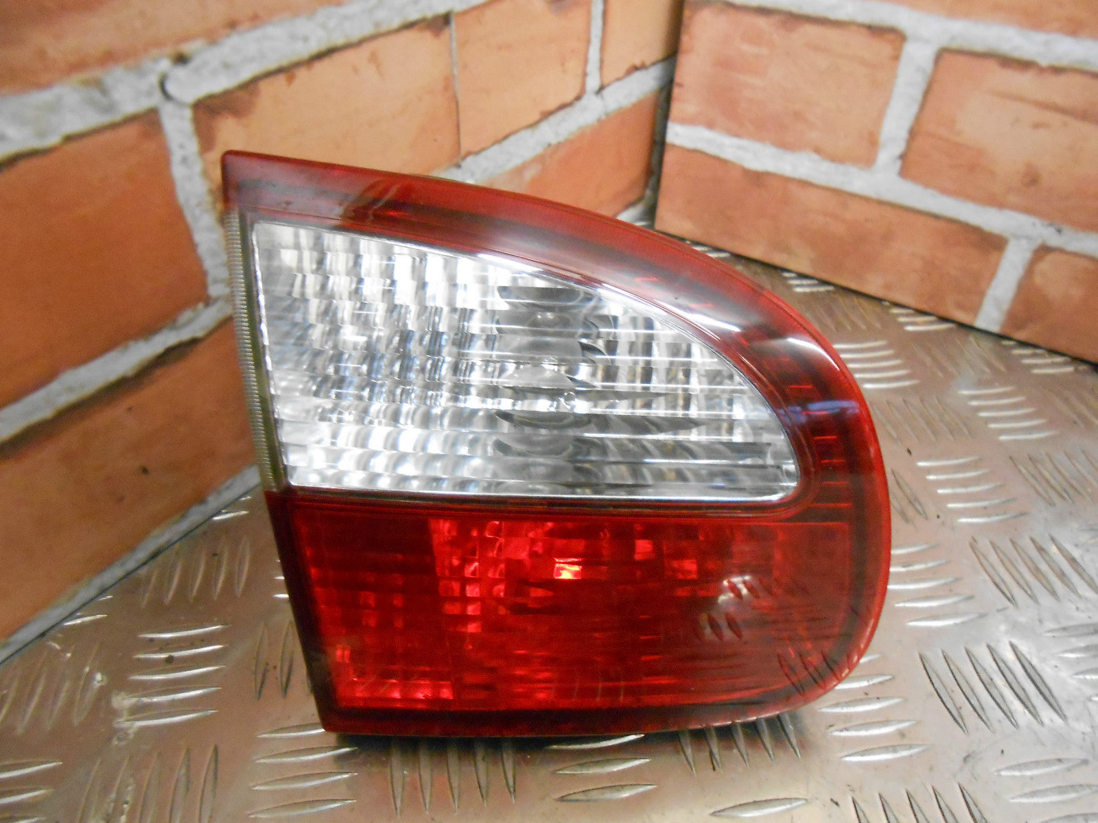 DAEWOO LANOS 2000 NSR PASSENGER SIDE REAR OTER & INNER LIGHTS PAIR