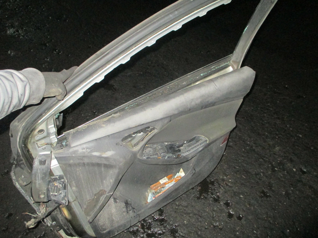 FORD FOCUS 2012 MK3 PREFACE LIFT OSF DRIVER SIDE FRONT DOOR SILVER DAMAGED