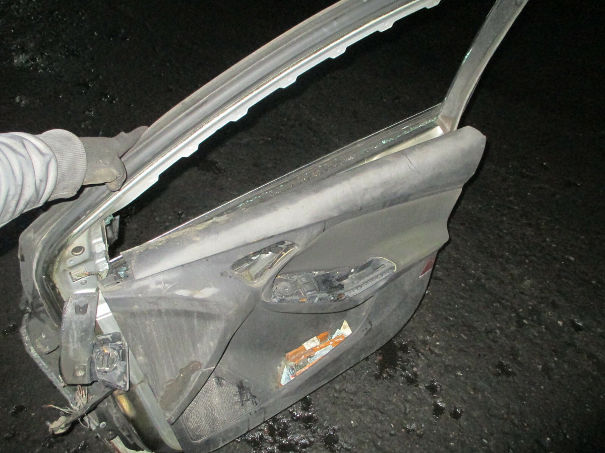 FORD FOCUS 2012 MK3 PREFACE LIFT OSF DRIVER SIDE FRONT DOOR SILVER DAMAGED