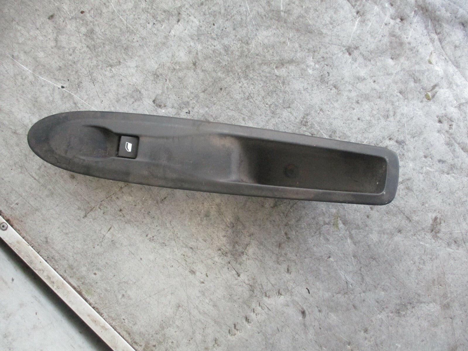 CITROEN DS3 2016 NS PASSENGER SIDE WINDOW SWITCH 96638232