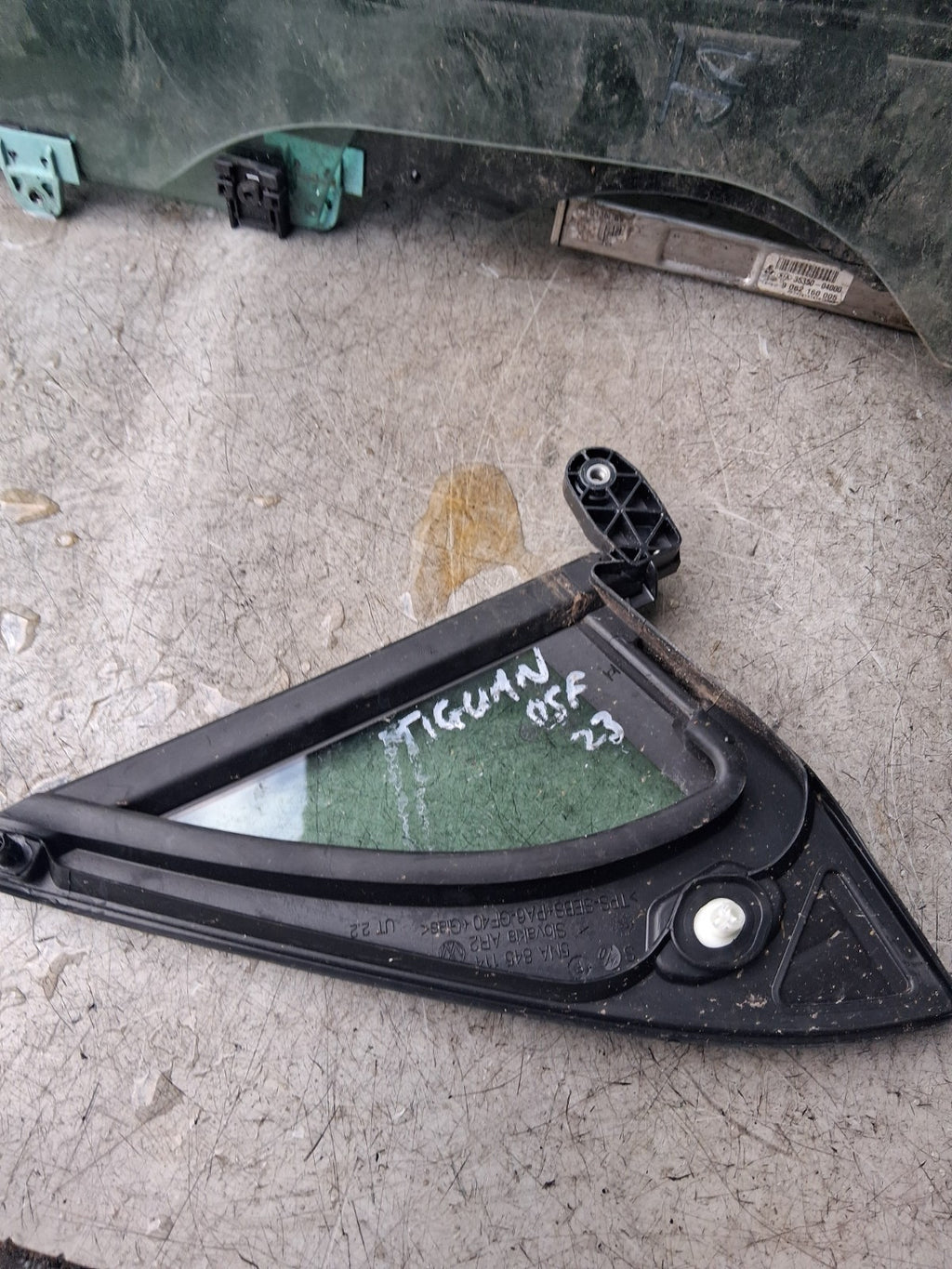 2023 VOLKSWAGEN TIGUAN OSF DRIVER SIDE FRONT QUARTER GLASS 5NA845114