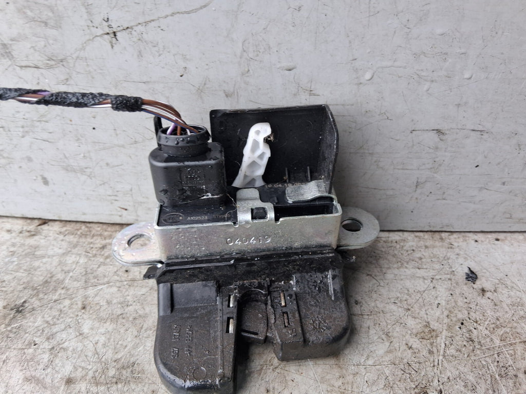 VW VOLKSWEN GOLF MK7 TAILGATE BOOT LID LOCK LATCH CATCH MECHANISM A102523