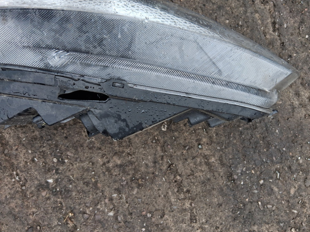 2021 MG 3 MK2 EXCLUSIVE NSF PASSENGER SIDE FRONT LEFT HEADLIGHT DAMAGED