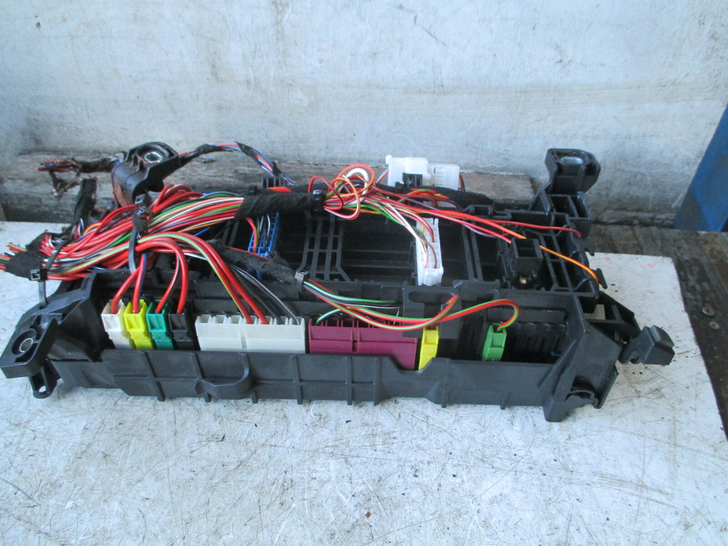 MERCEDES GLA MK1 X156 2019 PASSENGER SIDE FRONT FUSE BOX A2465400140