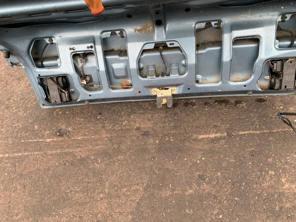 VOLKSWAGEN VW PASSAT B3 MK3 1990 SALOON BOOTLID BOOT LID HATCH BLUE