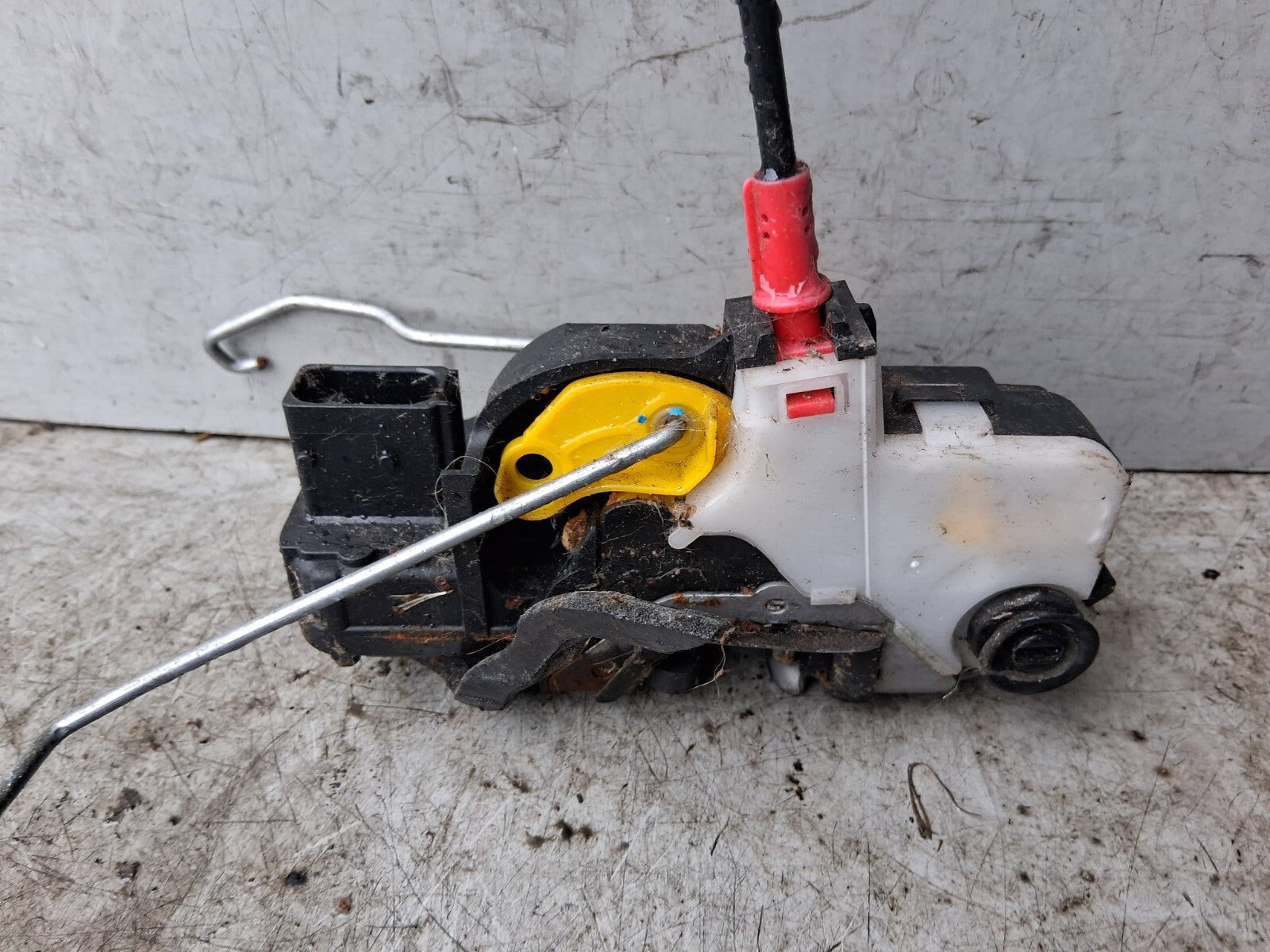 2014 SEAT IBIZA MK4 NSR PASSENGER SIDE REAR LEFT DOOR LOCK MECHANISM 6J0839016