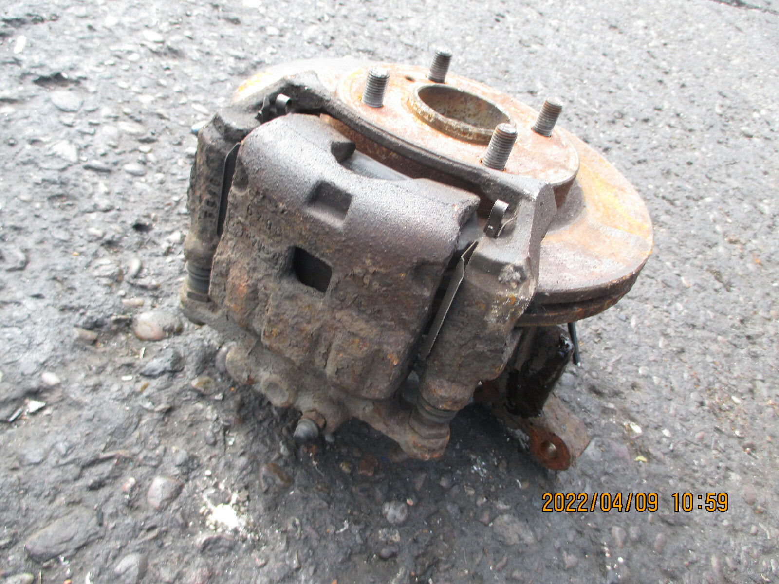 FORD FIESTA MK7 2009 1.25 PETROL OSF DRIVER SIDE FRONT WHEEL HUB