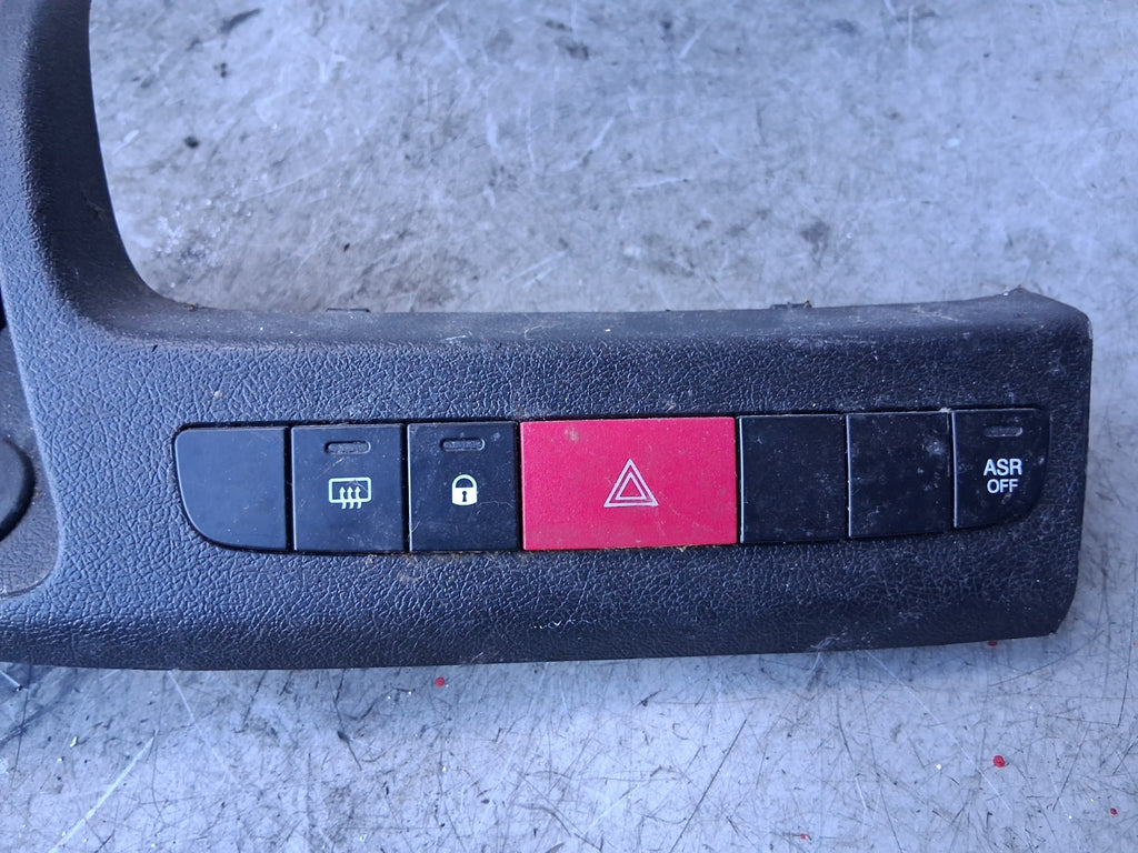 2021 PEUGEOT BOXER MK3 HAZARD SWITCH POWER SOCKET TRIM PANEL 7355861650