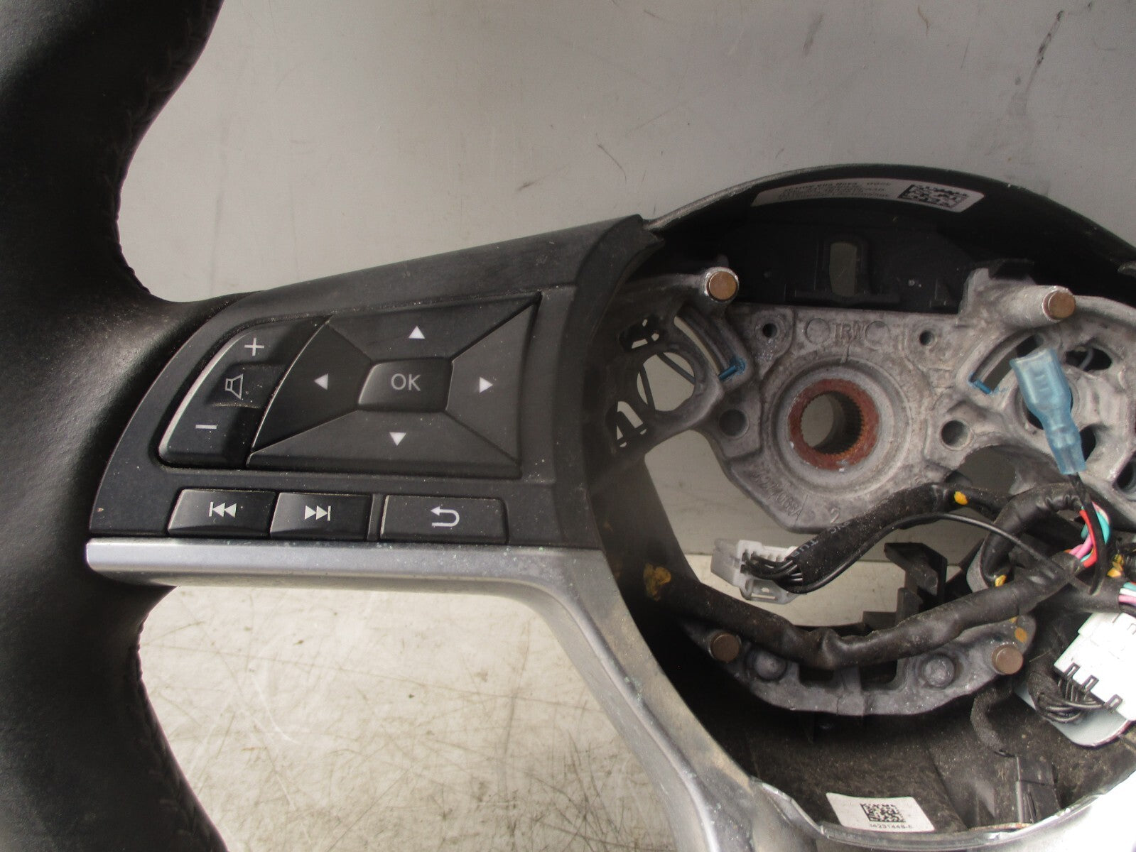 2019 NISSAN MICRA K14 MK5 3 SPOKE MULTIFUNCTION STEERING WHEEL 34231448E