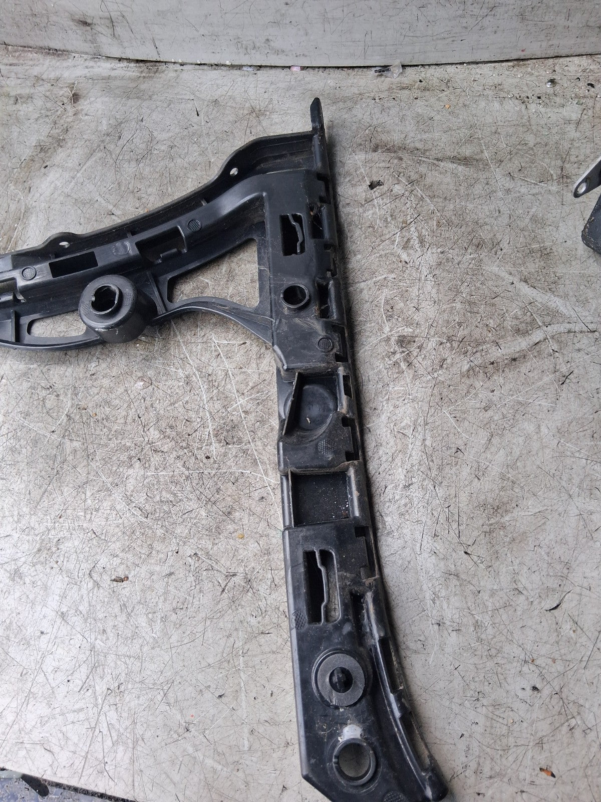 2021 MERCEDES BENZ A CLASS REAR SIDE BUMPER BRACKET HOLDER A1778851000