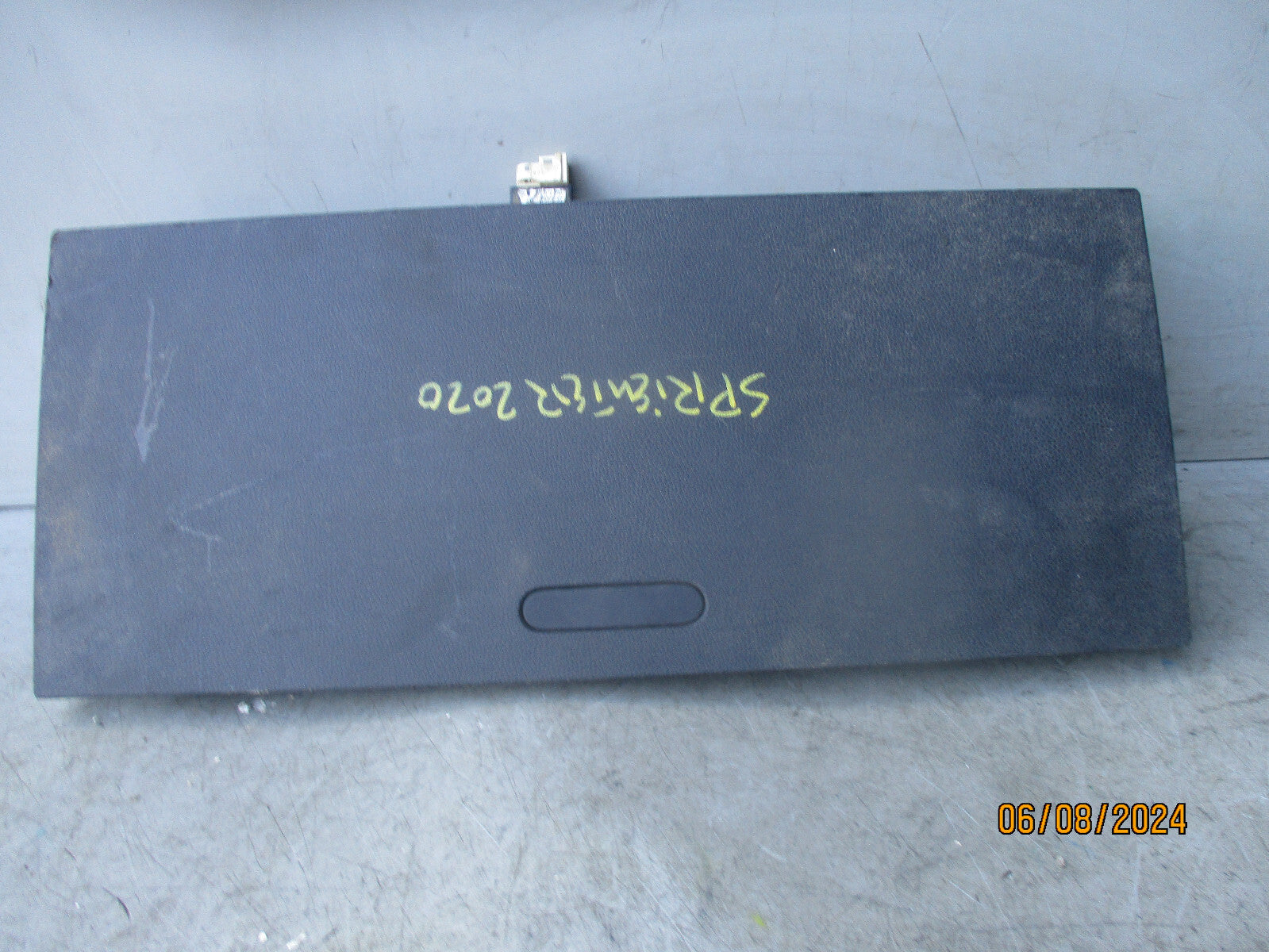 2020 MERCEDES BENZ FRONT DASHBOARD GLOVE BOX A9106805900