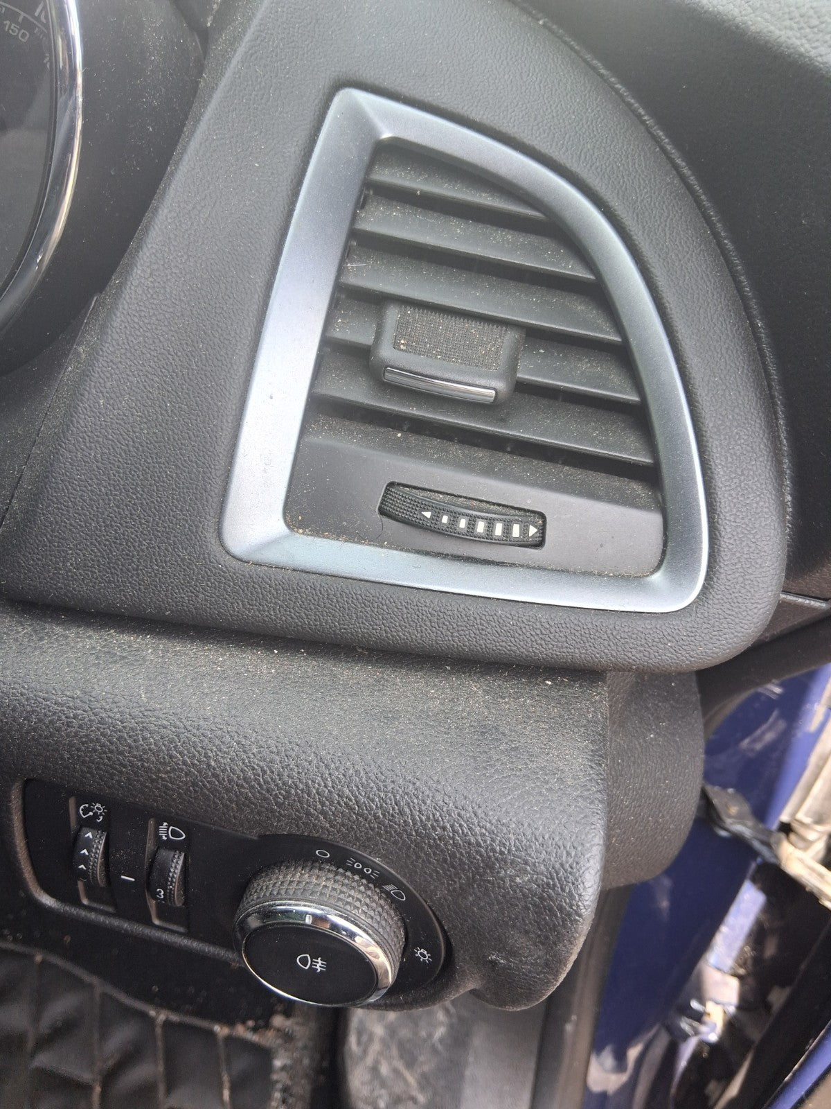 2013 VAUXHALL ASTRA J ESTATE OSF DRIVER SIDE FRONT RIGHT AIR VENT