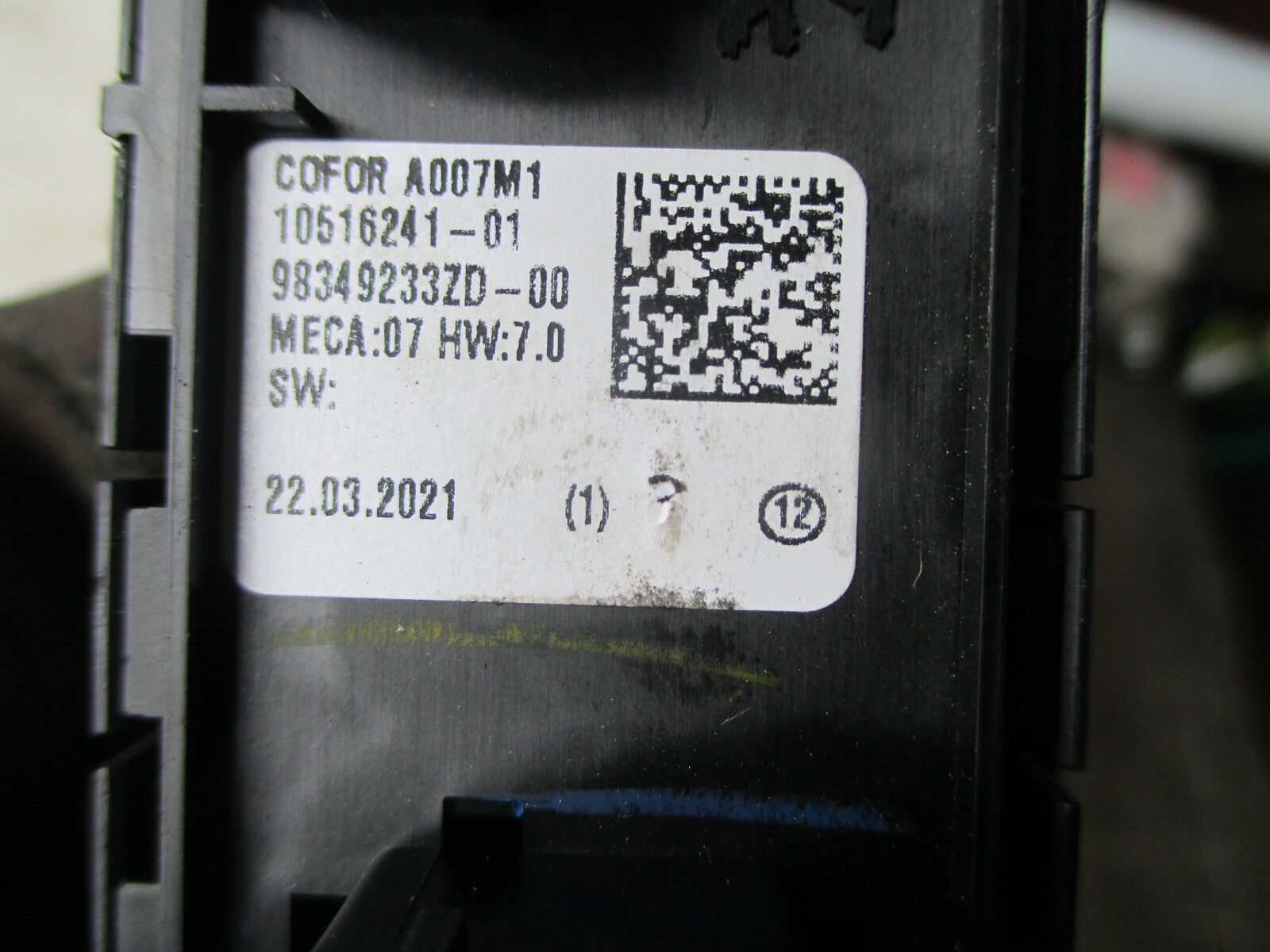 PEUGEOT 2021 OSF DRIVER SIDE FRONT WINDOW MIRROR CONTROL SWITCH 98349233ZD