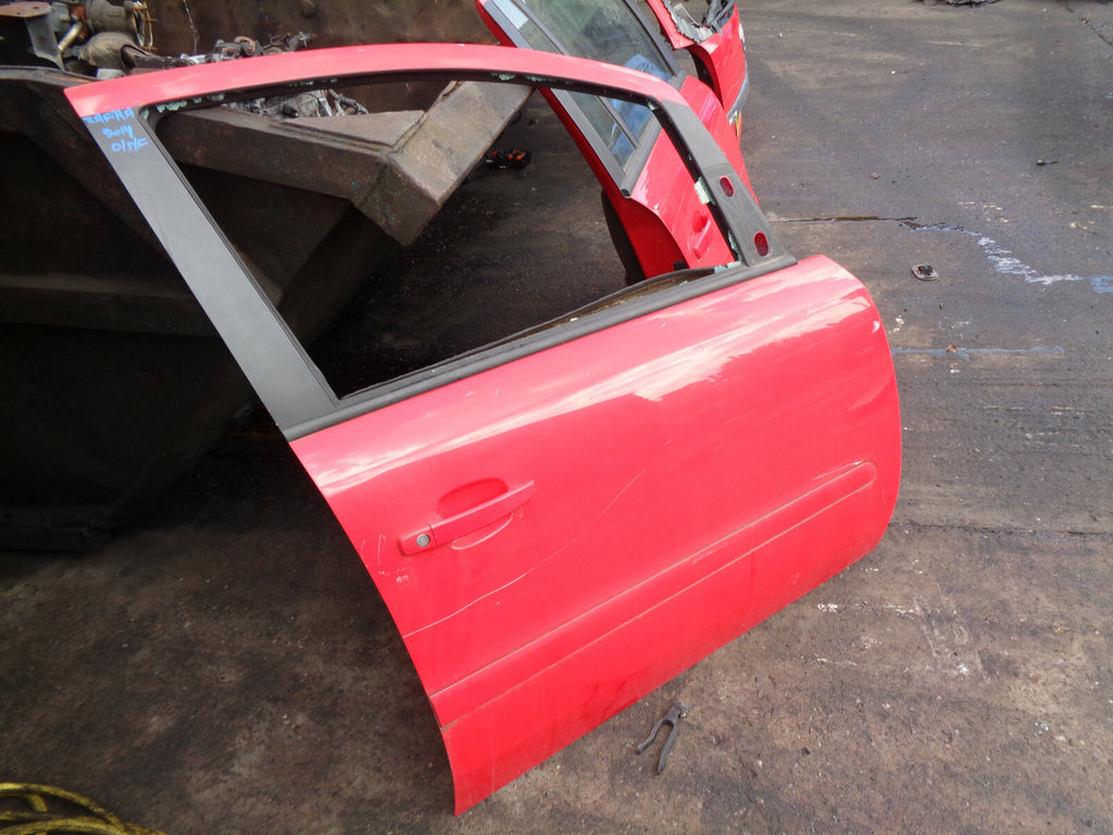 VAUXHALL ZAFIRA B (MK2) 2014 1.9 CDTI DRIVER OFF SIDE FRONT DOOR RED