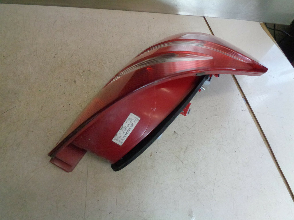 MERCEDES BENZ A CLASS W169 OSR DRIVER SIDE REAR TAIL LIGHT A1698200464R