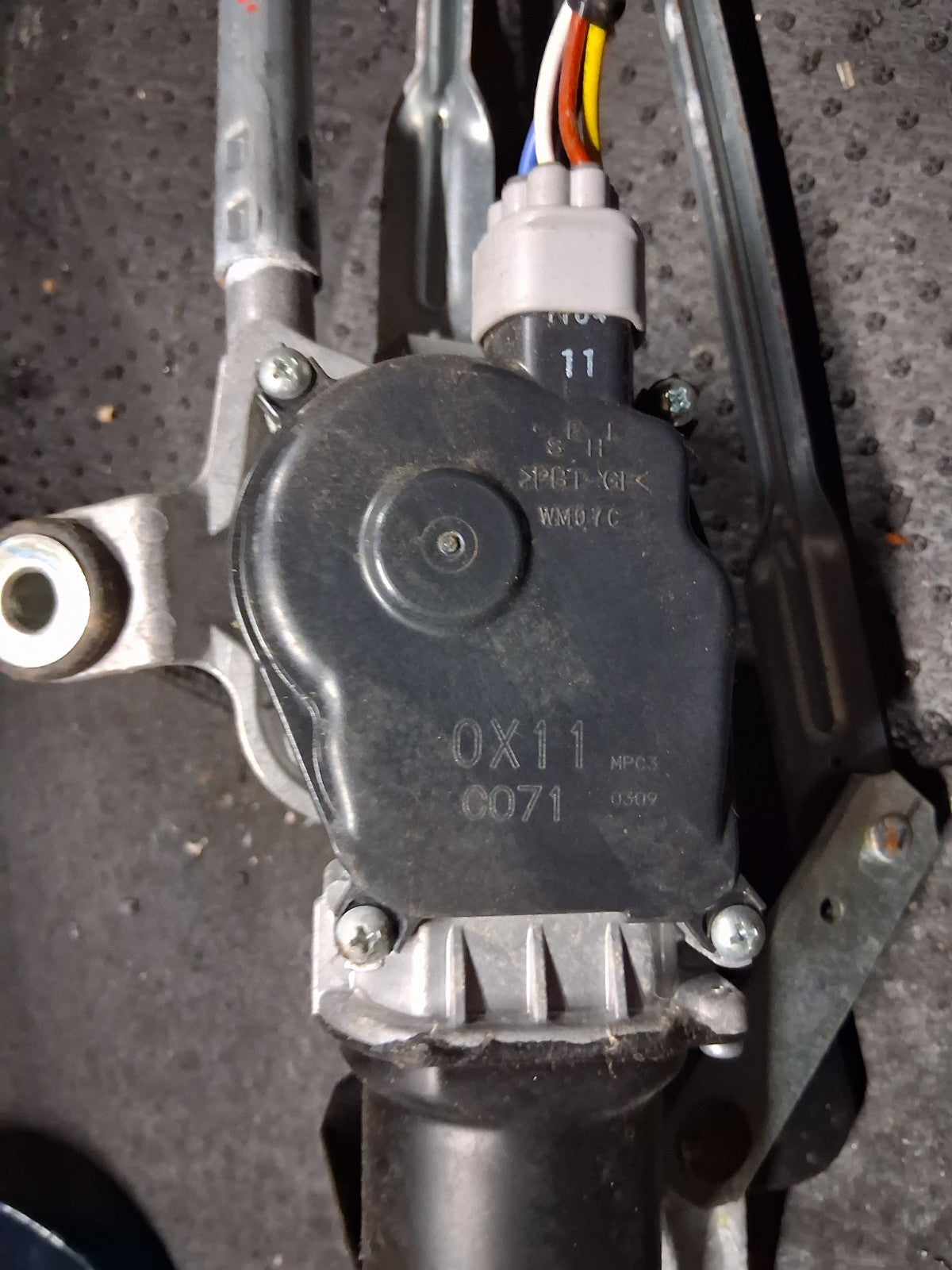 2022 SUZUKI VITARA MK4 FRONT WINDSCREEN WIPER MOTOR & LINKAGE 3810054P10