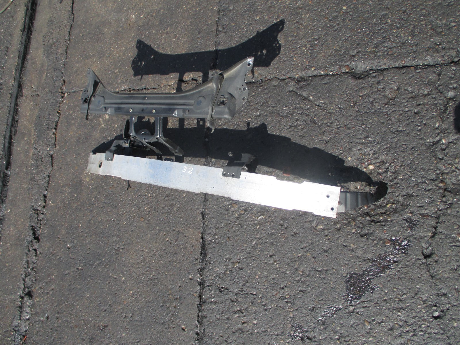 MERCEDES BENZ E CLASS W211 FRONT BUMPER BAR A2116261155